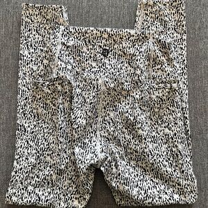 Born Primitive Eccentric Legging Medium